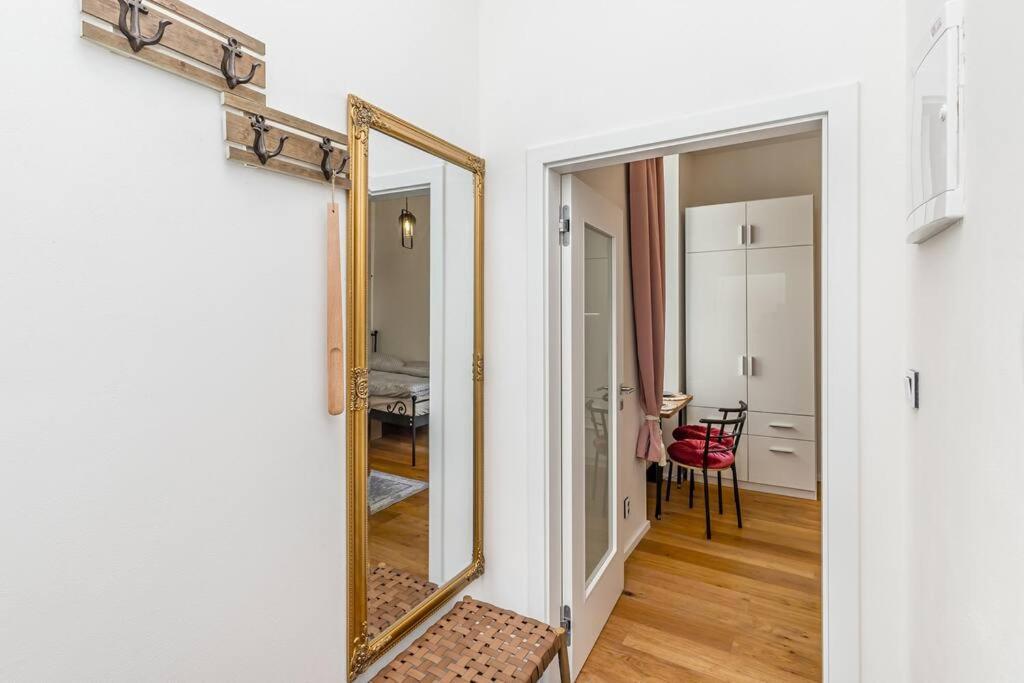 Cozy Quiet New Apartment In Karlin Square Praga Exterior foto